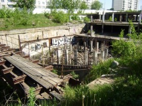 Недостроенный подземный гараж-стоянка