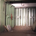 Бомбарь под гостиницей