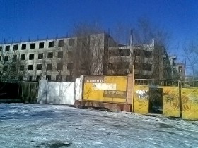 Недостроенный магазин на Новороссийской