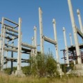 Колонны недостроенного здания
