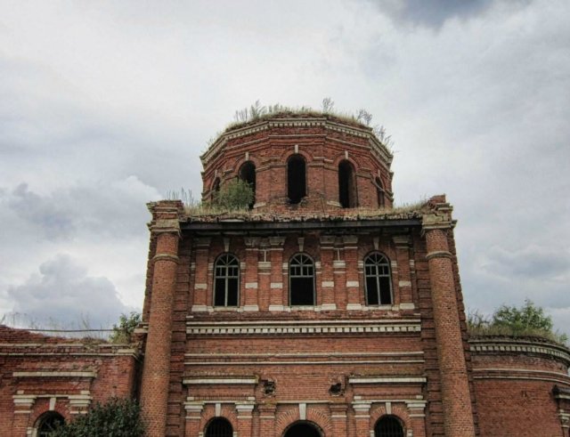 Церковь Рождества Христова в деревне Мокрый Корь