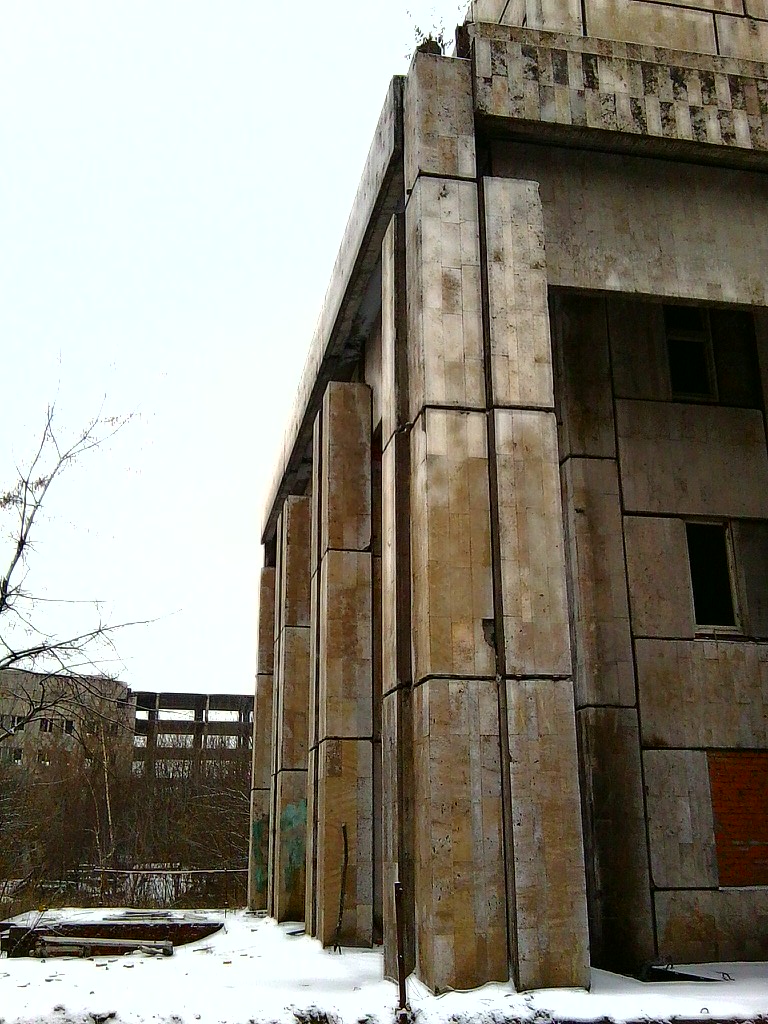 Недостроенная больница на Каширке
