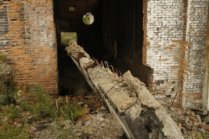 Разрушенный завод в Старом Татаурово