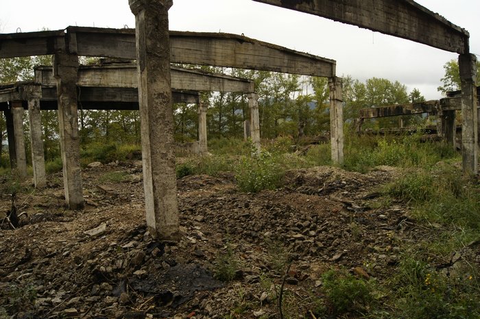 Разрушенный завод в Старом Татаурово