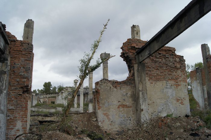 Разрушенный завод в Старом Татаурово