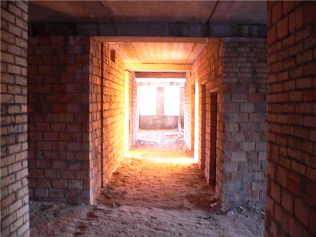 Недостроеная больница.