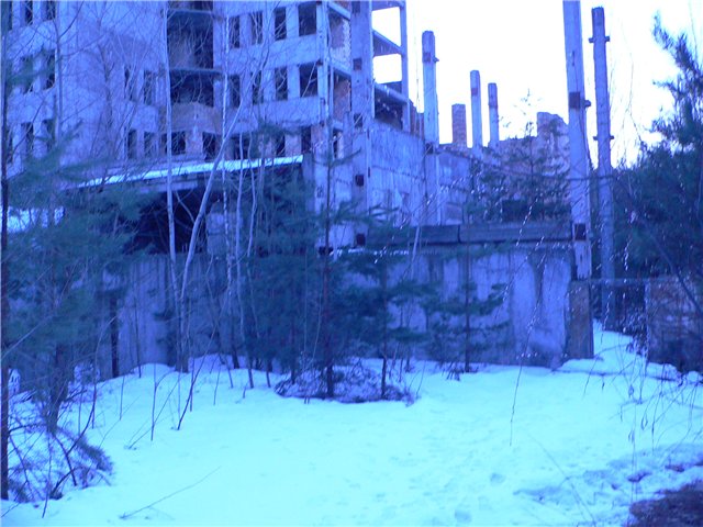 Недостроеная больница.