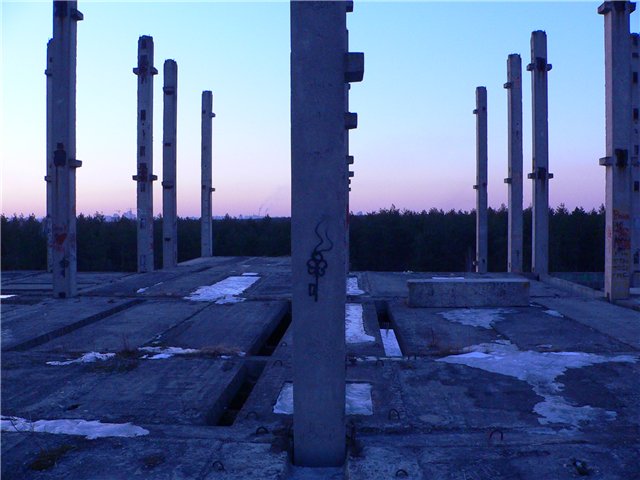 Недостроеная больница.