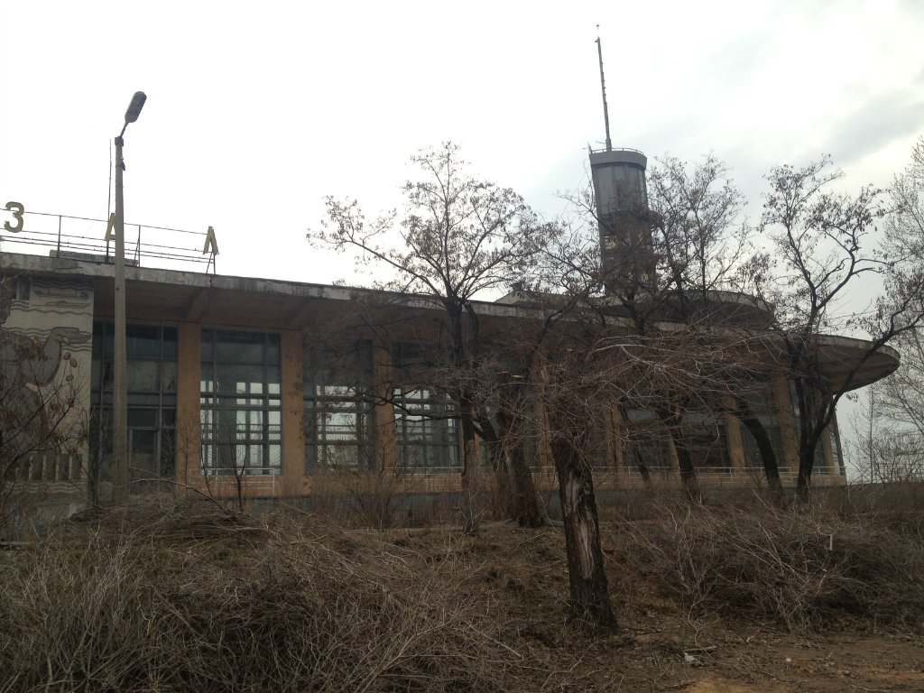 Заброшенное крыло речного вокзала