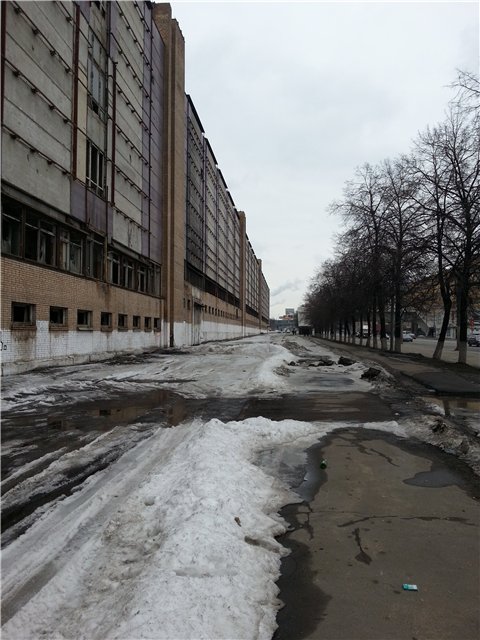 Один из ангаров завода &quot;Серп и Молот&quot;