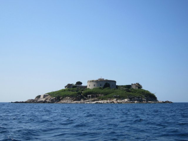 Остров Мамула