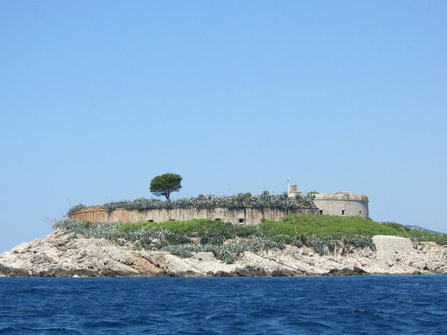 Остров Мамула
