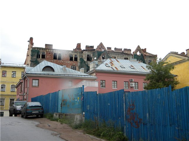 Заброшенный домик в Выборге