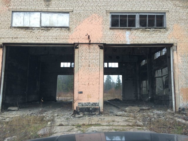 Заброшенная в/ч в поселке Стеклянный.
