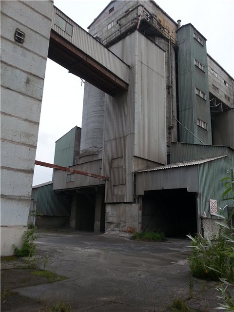 Заброшенный цементный завод