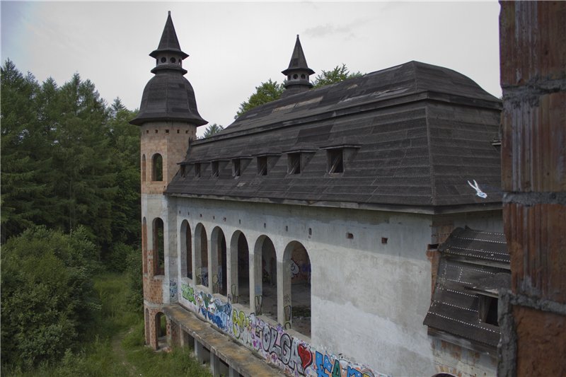 Замок в Лапалицах
