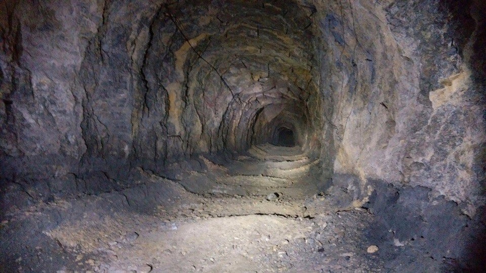 Штольня близ озера Кольсай