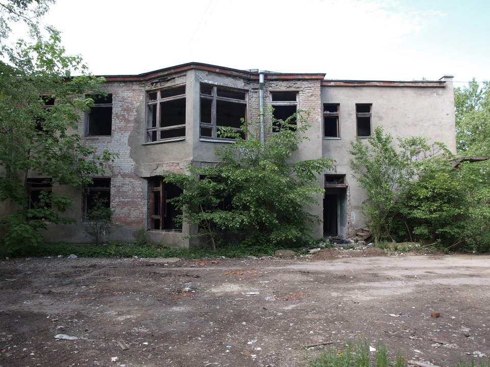 Заброшенное здание пункта Скорой помощи в Ленобласти