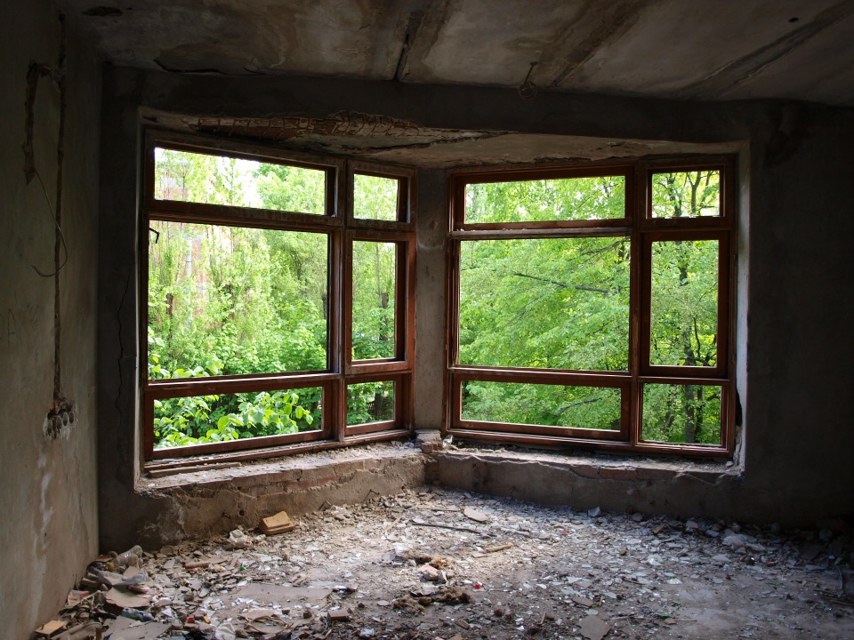 Заброшенное здание пункта Скорой помощи в Ленобласти